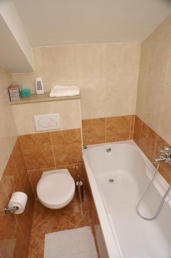 Apartments By The Sea Supetar, Brac - 4274 Ngoại thất bức ảnh