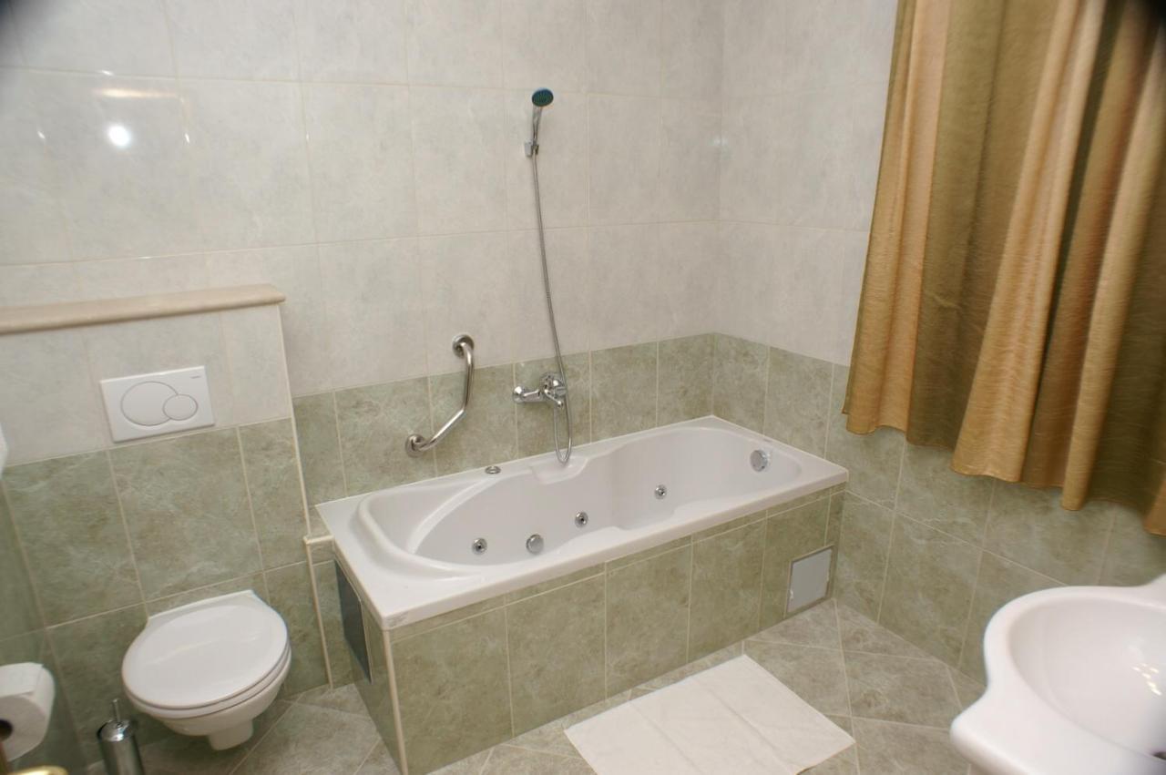 Apartments By The Sea Supetar, Brac - 4274 Ngoại thất bức ảnh